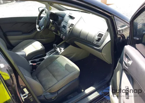 2015 Kia Forte Lx z USA, uszkodzony, nr VIN KNAFK4A61F5410605